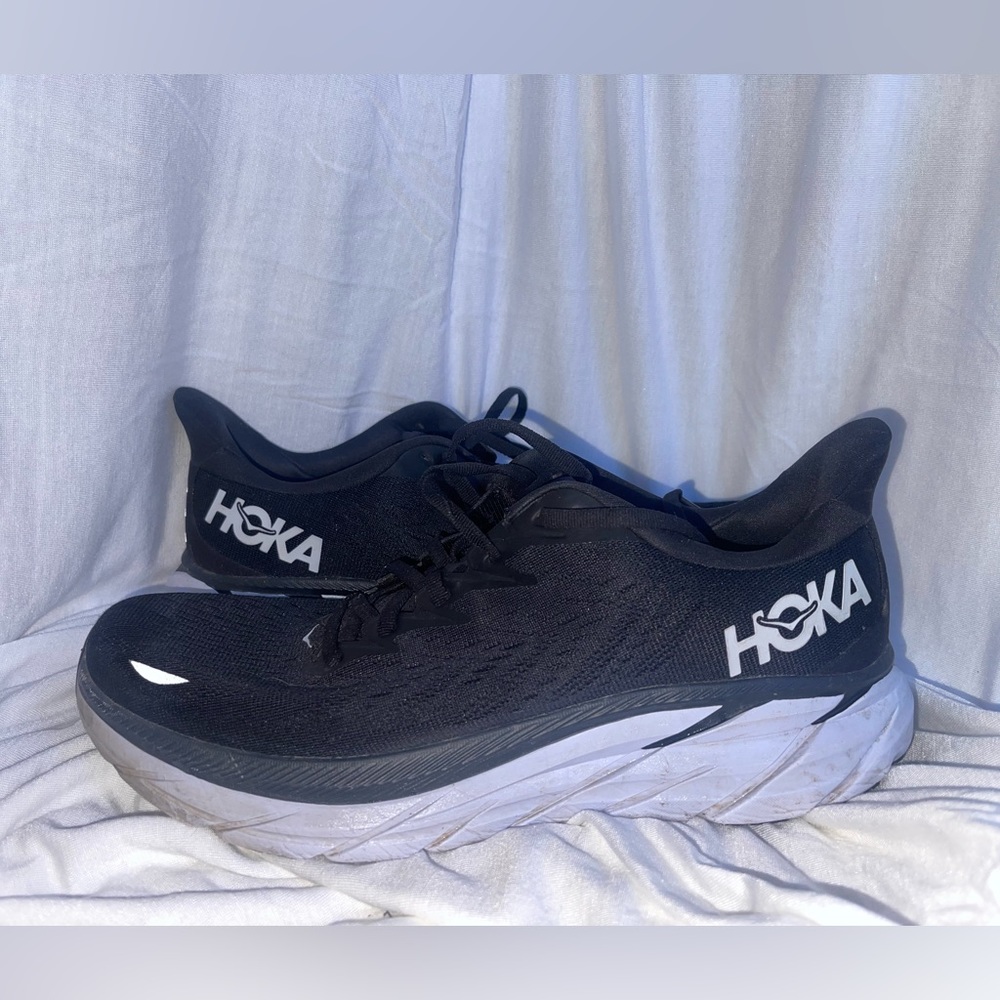 Hoka Clifton 8 - worn once
